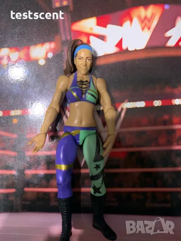 Екшън фигура WWE Bayley Бейли Mattel Basic action figure играчка, снимка 4 - Фигурки - 48736746