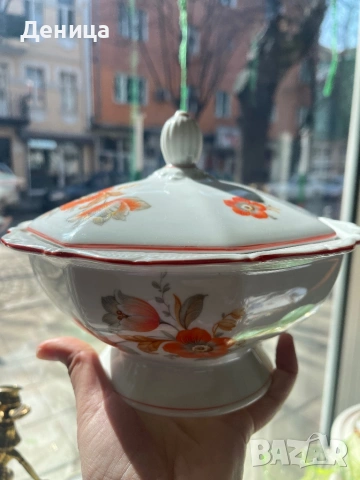Красив порцеланов съд- Бисквитиера  Издигната на пиедестал елегантна форма, красива комбинация, снимка 5 - Кутии за храна - 53776231