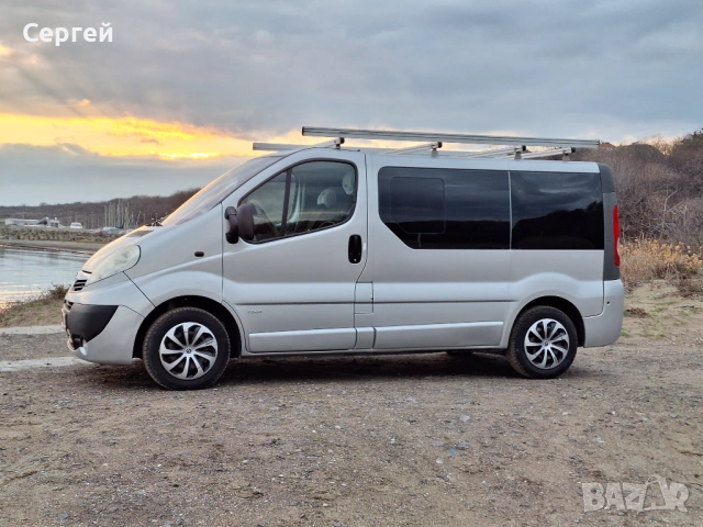 Опел Виваро 2.5 пасажир, снимка 2 - Автомобили и джипове - 54226321