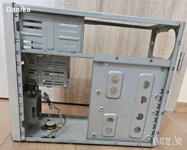Ретро AT компютърна кутия 286 386 486 Pentium MMX K6-2, снимка 3 - Захранвания и кутии - 53844459