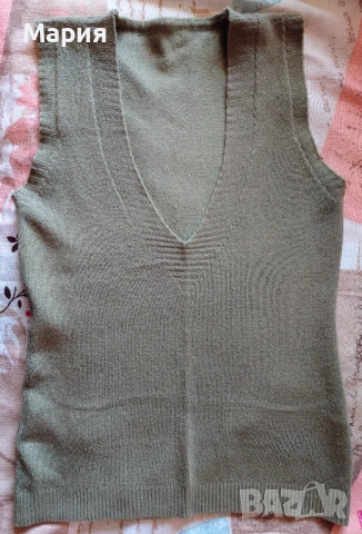 Пуловер с V-образно деколте