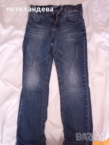 Продавам детски дънки размер 122