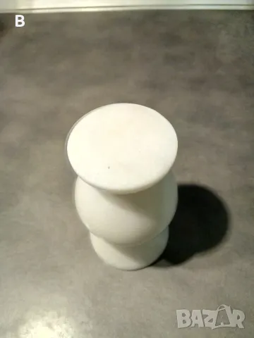 Малка вазичка от бял мрамор, снимка 3 - Вази - 49801649