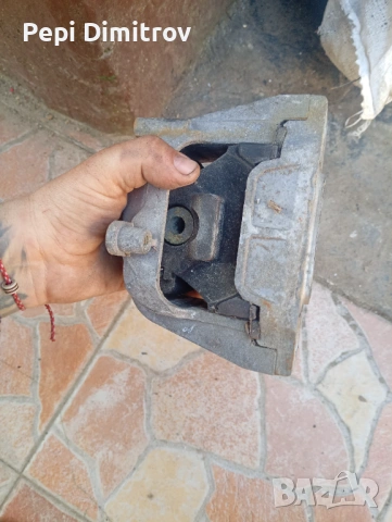 Тампон двигател VW Golf 5 (1K1) 2.0 TDI Двигател:	11K0199262AT, снимка 4 - Части - 53776031