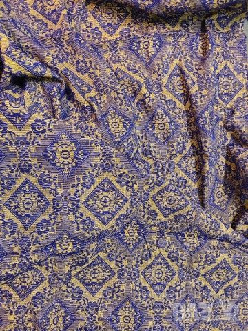 Продавам две жакардови постелки за легло /диван, снимка 9 - Покривки за легло - 51453430