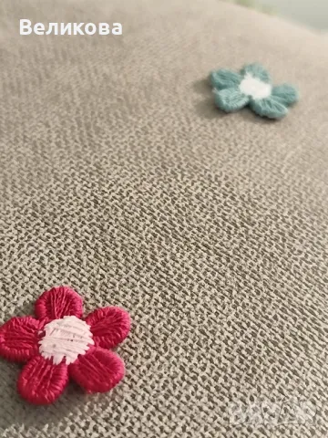 Възглавнички за декорация с релефни цветенца , снимка 5 - Декорация за дома - 50009991