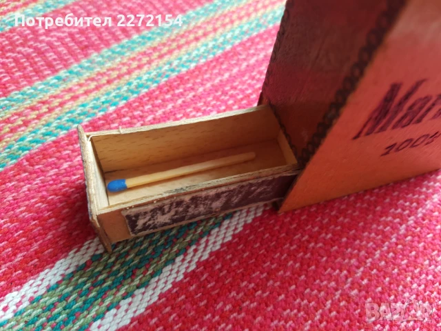 Дървена табакера MARLBORO с кибрит, снимка 4 - Антикварни и старинни предмети - 51200649