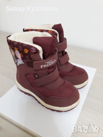Зимни ботуши за момиче Фрозен 28 номер в отлично състояние, снимка 2 - Детски боти и ботуши - 53771332