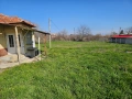Полумасивна къща + стопанска постройка в 1824 кв.м парцел, снимка 3