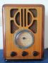 Стар грамофон и ,,АРТ* радиоапарат, снимка 1 - Антикварни и старинни предмети - 45772425