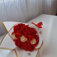 Букет от сатенини рози, снимка 1 - Подаръци за жени - 45685713