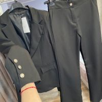 Дамски елегантен костюм в черно  сако + панталон, снимка 2 - Костюми - 45198052
