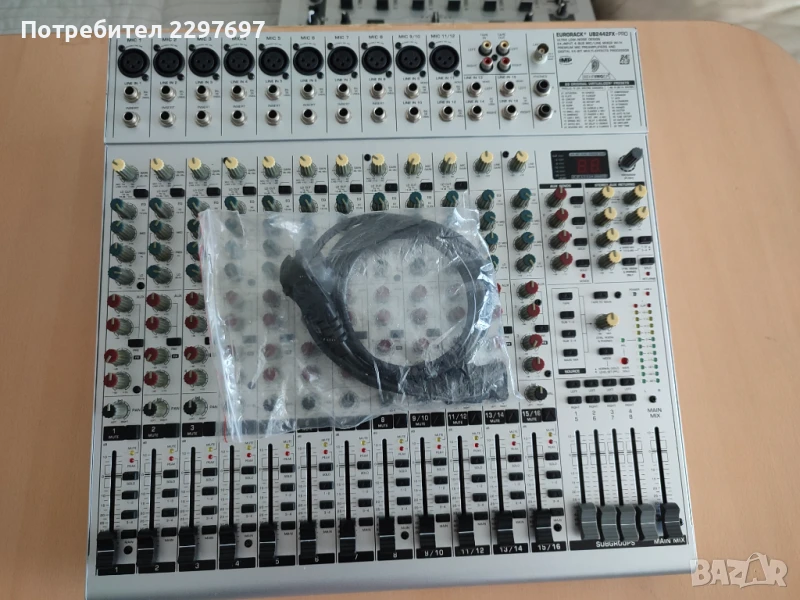 Пулт професионален 24 входов BEHRINGER EURORACK UB2442FX-PRO миксер, снимка 1