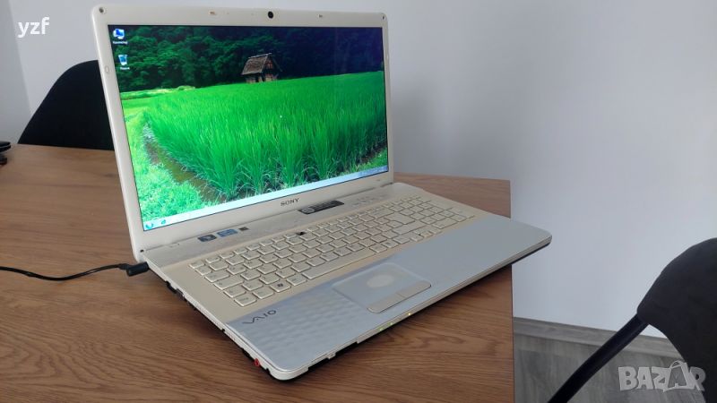 sony vaio vpcej 17,3 инча, снимка 1