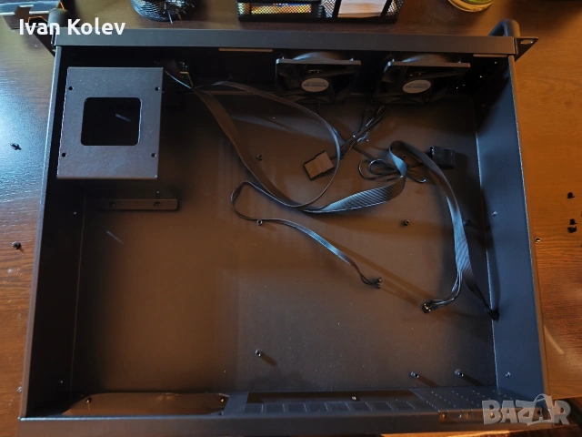 Компактна сървърна кутия, снимка 3 - Захранвания и кутии - 53808073