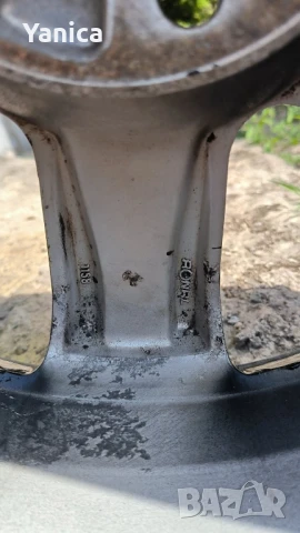 Джанти 17 цола А4S, снимка 6 - Гуми и джанти - 50818355