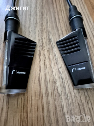 2бр Лед мигачи Rizoma Graffio за мотоциклет , снимка 2 - Части - 53094000