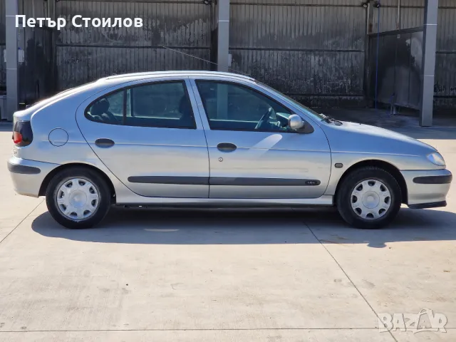 Renault Megane 1.6 Бензин 90к.с., снимка 6 - Автомобили и джипове - 47365562