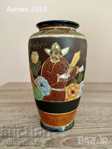 Антична японска ваза в стил Сацума (началото на XX век), снимка 2 - Антикварни и старинни предмети - 51456221