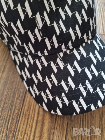 Страхотна шапка с козирка KARL LAGERFELD , снимка 3 - Шапки - 52848668