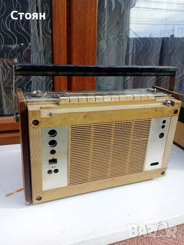 радио Рига , снимка 4 - Радиокасетофони, транзистори - 52975554