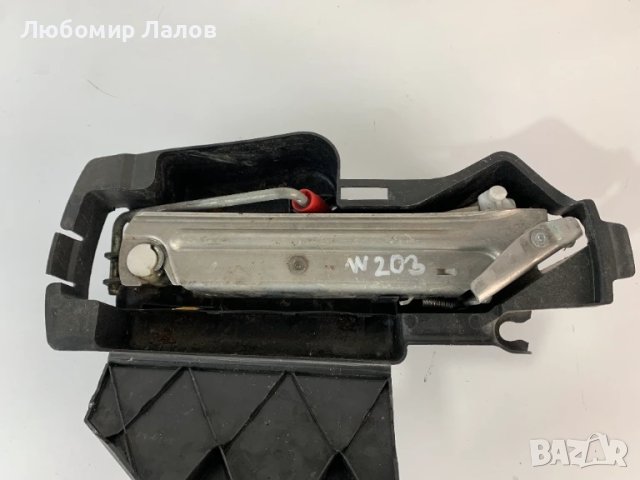 Оригинален крик Mercedes-Benz W203 A2038990414