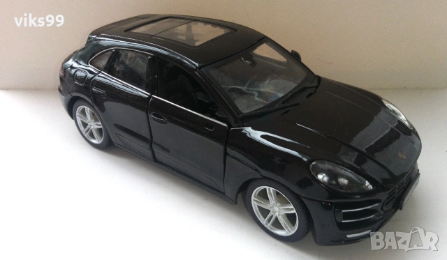 Метална количка Bburago Porsche Macan Мащаб 1:24, снимка 6 - Колекции - 53657189