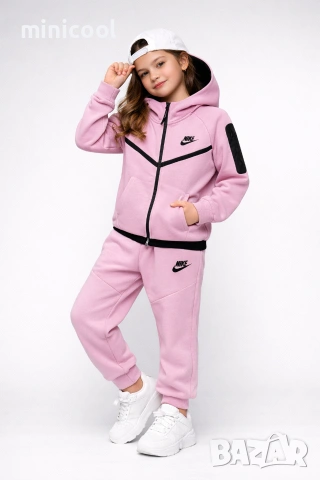 Екип Nike , снимка 2 - Детски анцузи и суичери - 53396386