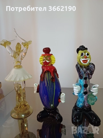 Танцуваща жена и клоуни Мурано