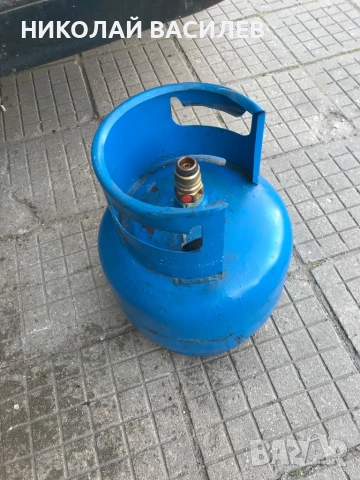 Продавам. 12  кг .Има  газ - Може  да  се  пълни. . Нов  винтил  ., снимка 5 - Други - 53598232