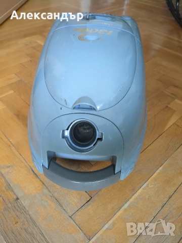 Прахосмукачка Panasonic MC-E775, снимка 7 - Прахосмукачки - 53042399