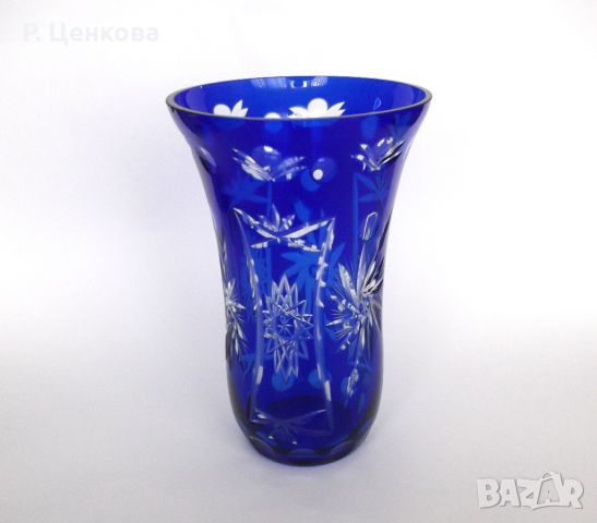Голяма кобалтово синя кристална ваза, "cut to clear". Височина 26,5 см, диаметър при отвора 17 см., снимка 3 - Вази - 45338089