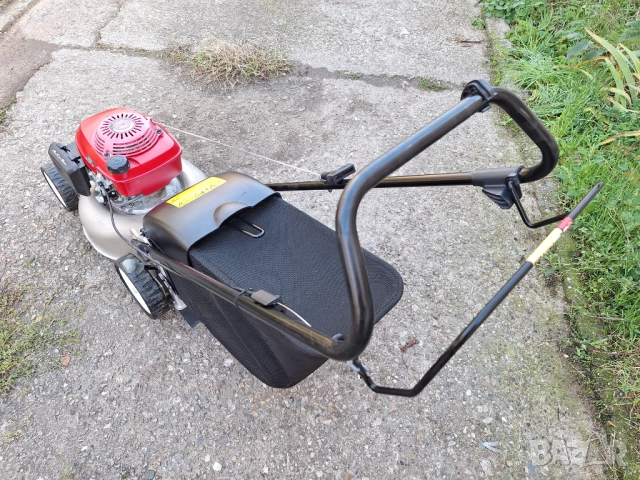 Косачка Honda Izy 4.5к.с. без ход 46см  мулчираща с кош, снимка 8 - Градинска техника - 52245729