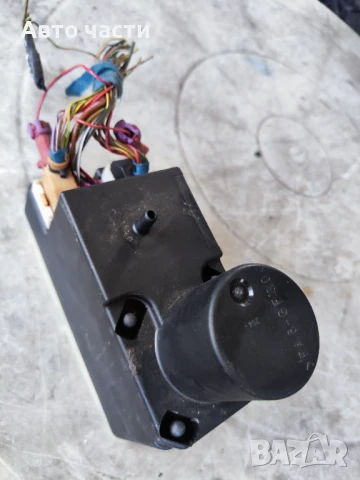 Audi A6 S6 C4 4A 1995 Вакуумна помпа за централно заключване 8TZ00652205 4A0862257G