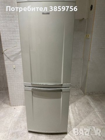Хладилник - Електролукс, комбиниран - двукамерен