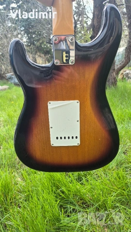 Fender Vintera Il 60s Stratocaster RW 3-Color Sunburst Електрическа Китара, снимка 5 - Китари - 54158328