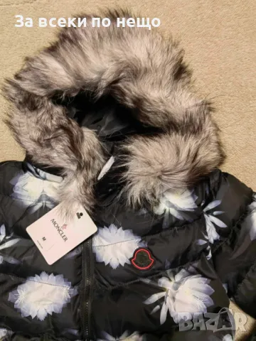 Дамско зимно яке с естествен косъм от лисица на качулката Moncler Код B305, снимка 4 - Якета - 48203022