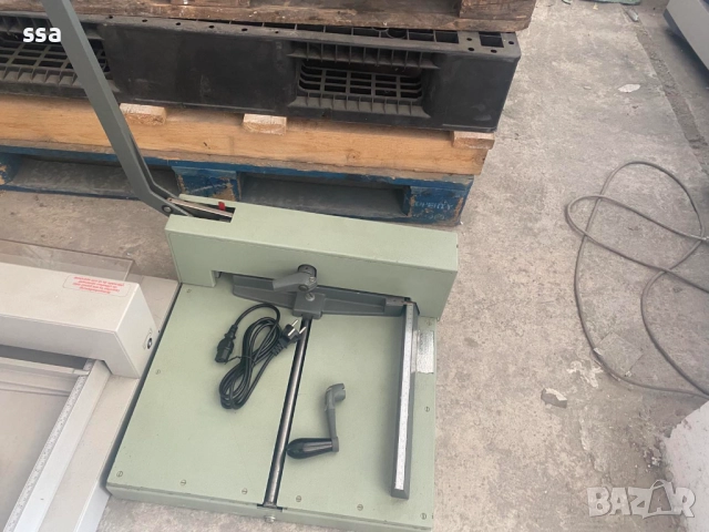 Kниговезки нож / гилотина за хартия / IDEAL, снимка 2 - Други машини и части - 52735521