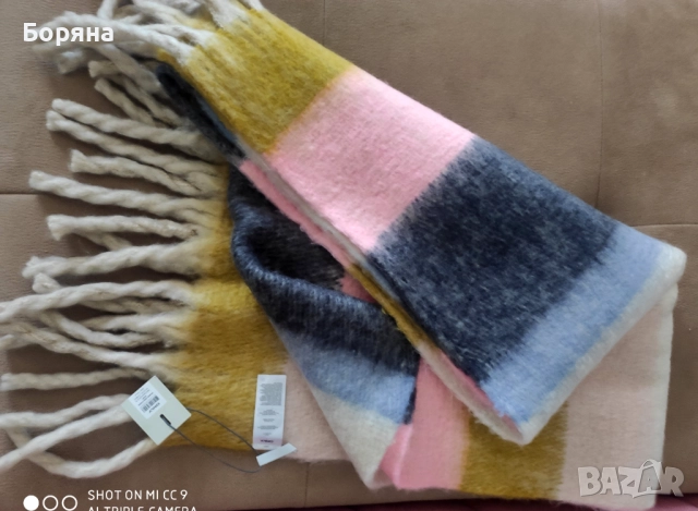 Only нов с етикет цветен зимен шал, снимка 3 - Шалове - 45695280