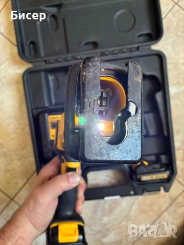 Саблен трион  Деволт Dewalt DCS310, снимка 4 - Други инструменти - 50101847