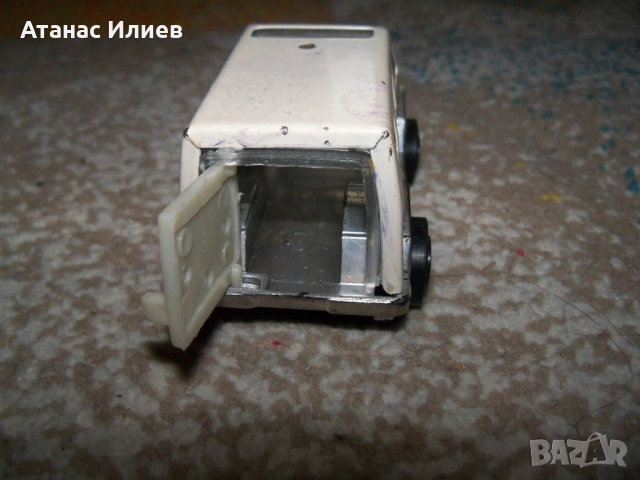 Малка ламаринена количка бърза помощ, соц играчка, снимка 5 - Коли, камиони, мотори, писти - 51962407