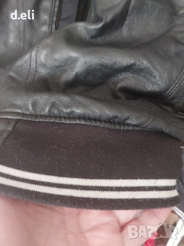 Две кожени якетаCalvin Klein Original Size L/ ARMANI Original 100% Кожа Мъжко яке, снимка 9 - Якета - 52226034