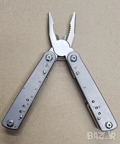 Мултифункционален инструмент клещи Rocktrail 13 в 1 НОВ, снимка 5 - Други инструменти - 53661051