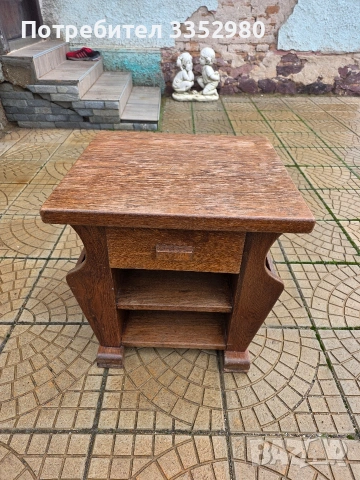 Дървена ретро масичка