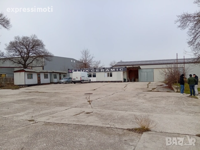 Свободен терен за паркинг, или търговски цели