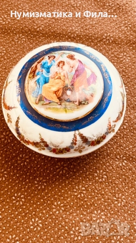 Изящна порцеланова кутия с позлата за бижута, снимка 1