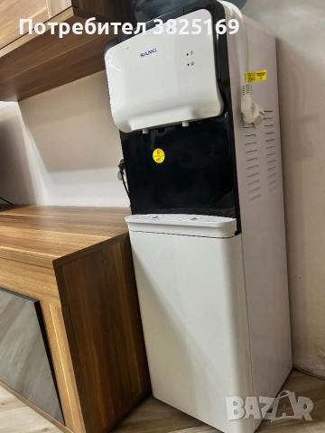 Диспенсър за вода