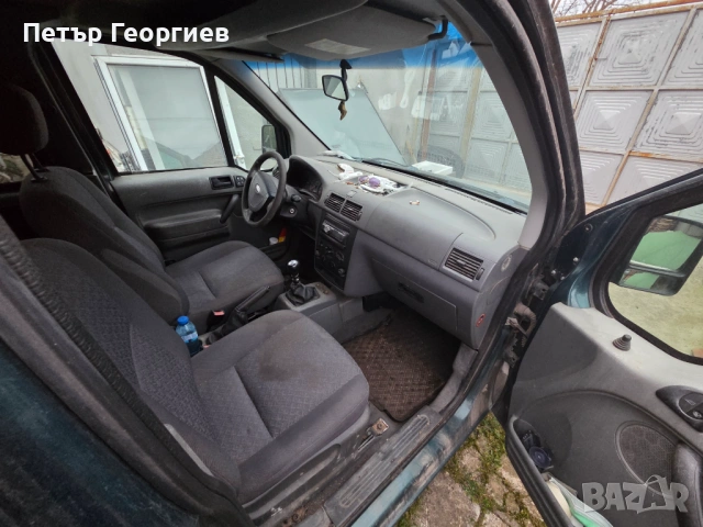 Ford Tourneo Connect 2003 Бензин/Газ, снимка 6 - Автомобили и джипове - 54016399