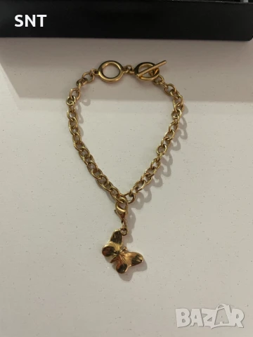 Дамска гривна с висулка пеперуда