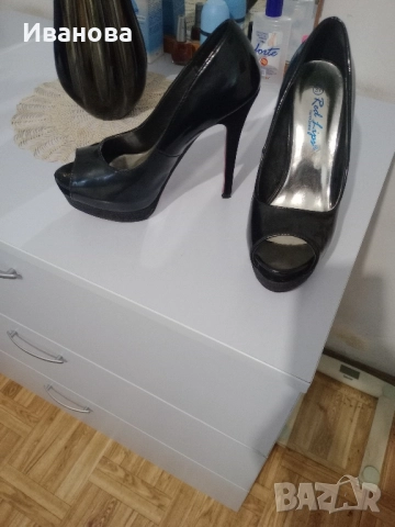 Дамски отворени обувки на висок ток